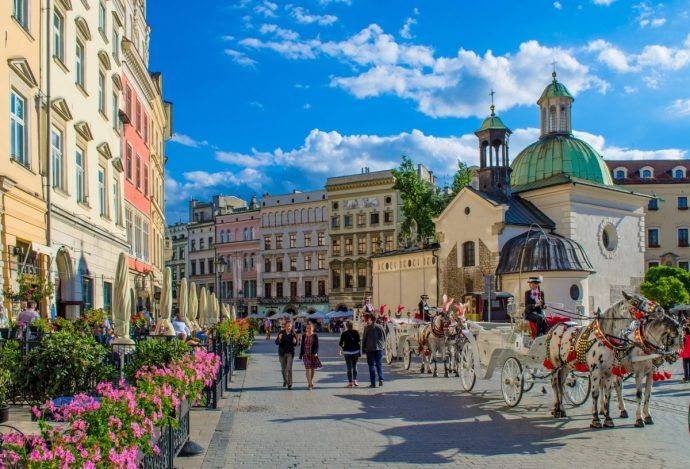 5 BEST Hostels In Krakow (2024 Insider Guide)