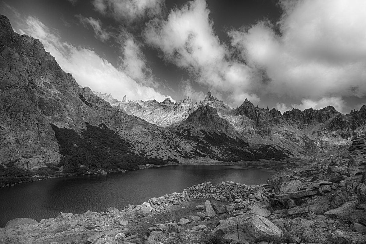 laguna-toncek-cerro-catedral