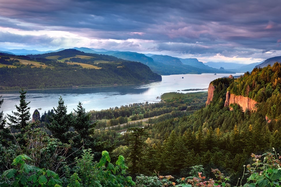 columbia river gorge from womens forum viewpoint