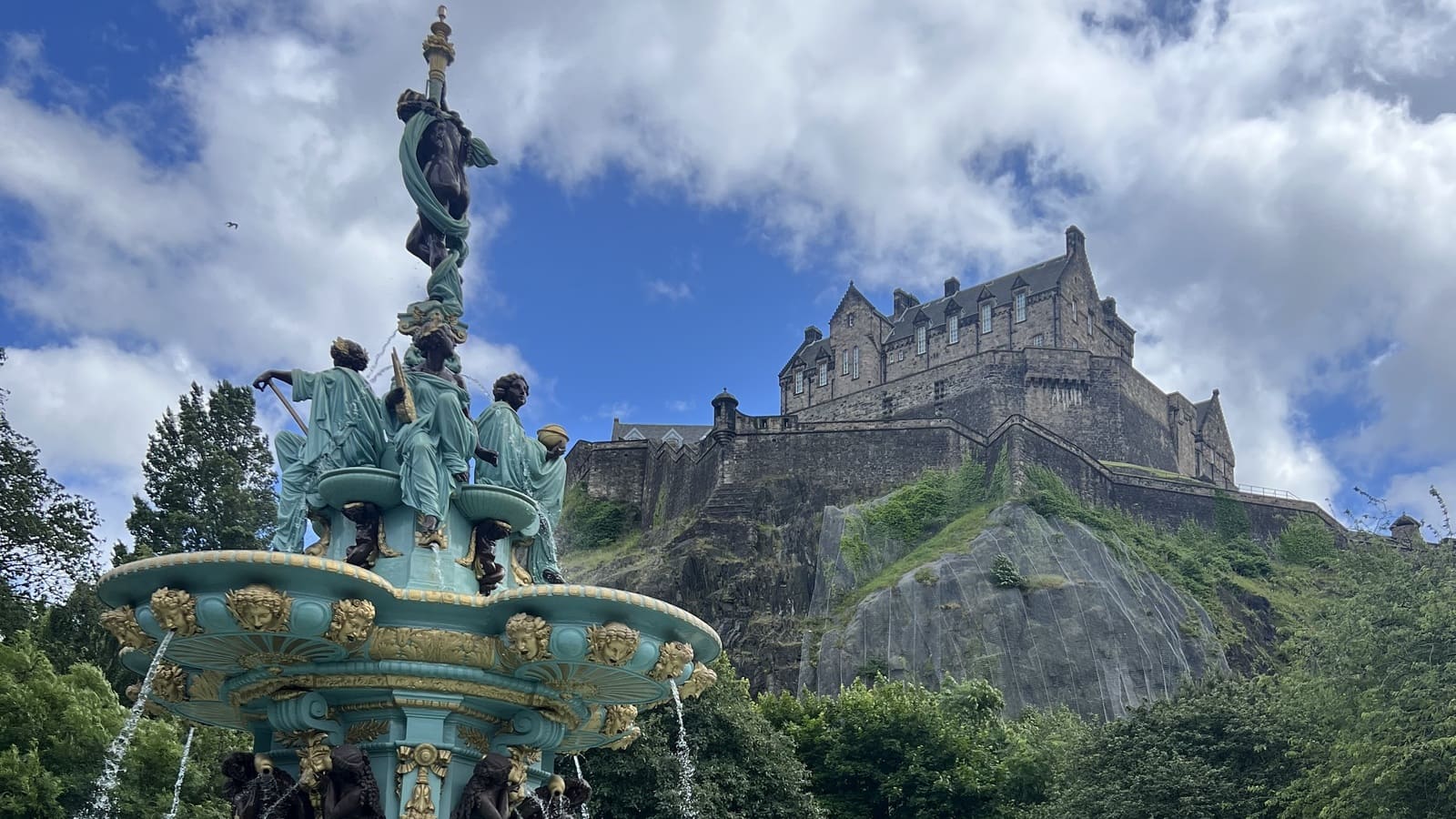 fountain in front of edinburgh castle, scotland