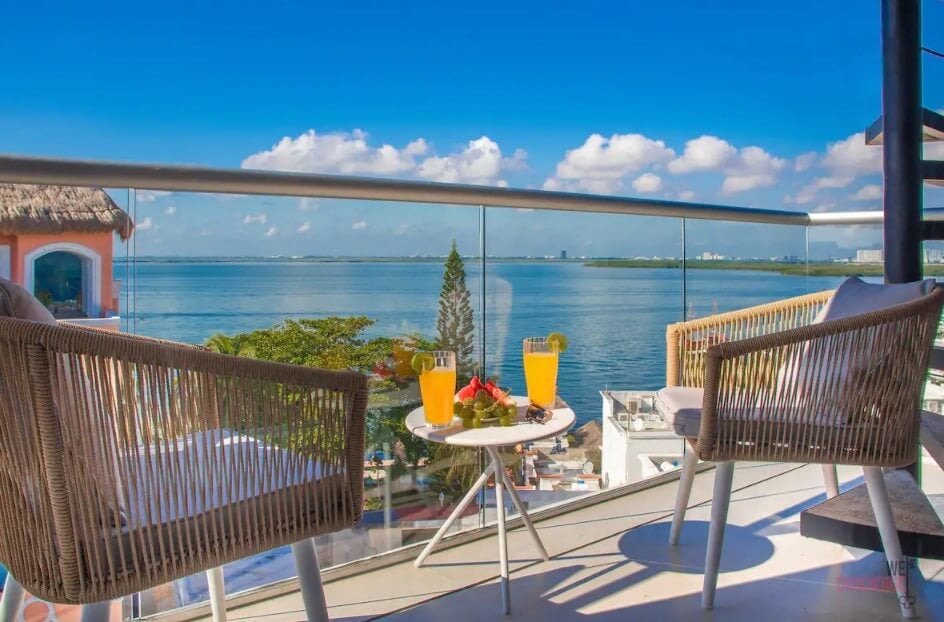 Penthouse with beach 2 min away