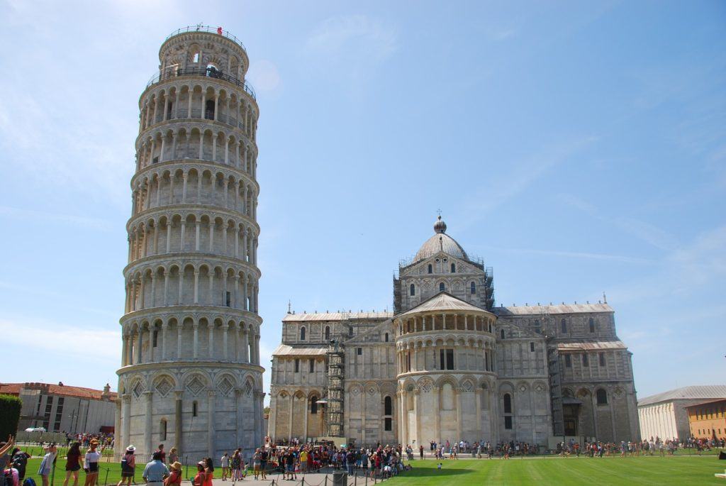 where to stay in tuscany without a car pisa