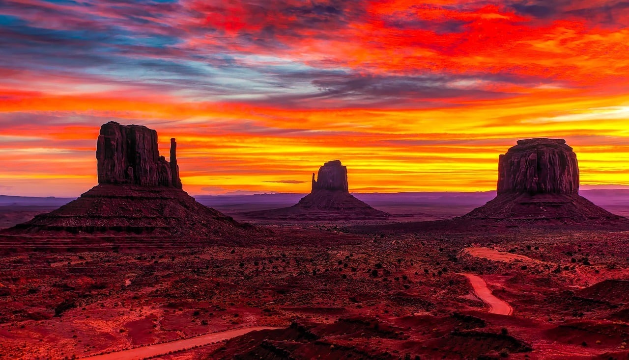 monument valley sunset best places in utah