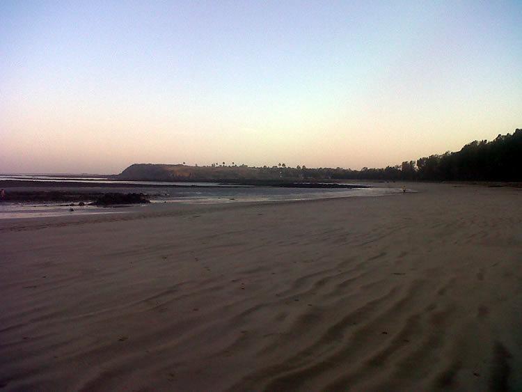 manori beach in mumbai