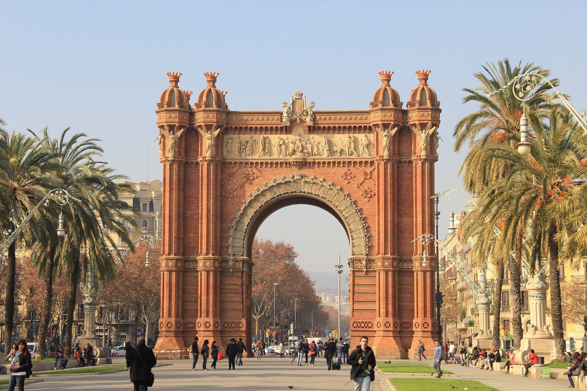 safety tips for traveling in barcelona