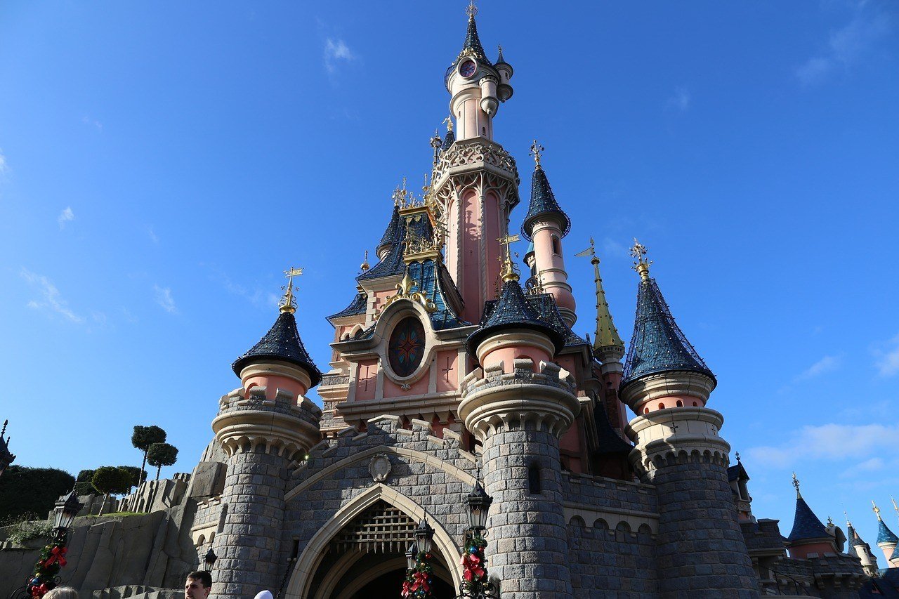 castle at disneyland paris