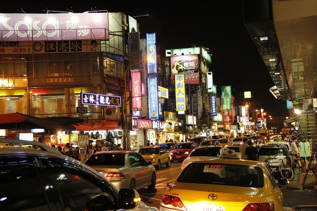 Taipei Night Market - A must-see in Taipei for foodies