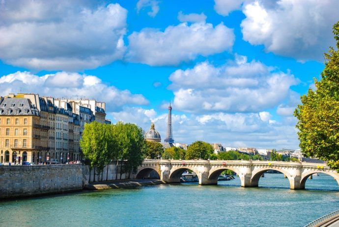 Best Time to Visit Paris – MUST READ • 2024 Guide | The Broke Backpacker