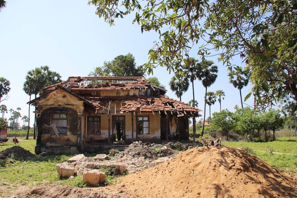 An abandoned house seen while backpacking in Sri Lanka's north