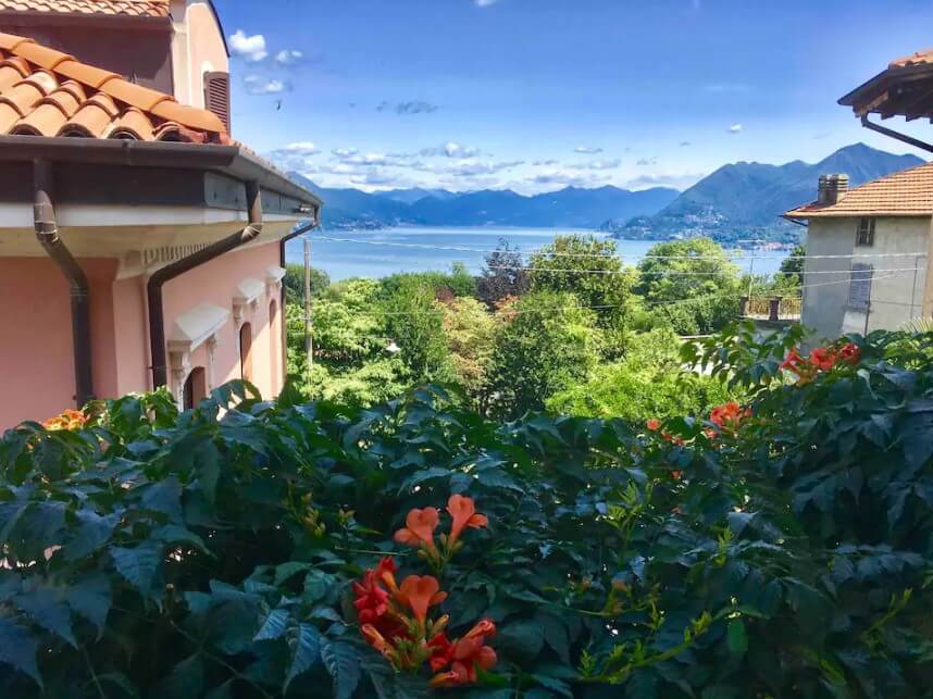 Il Cortile Fiorito Room with a View on the Lake