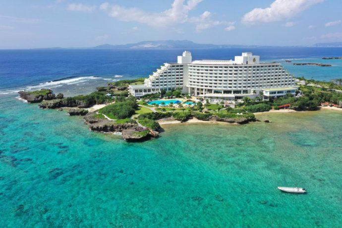 5 UNREAL Beaches in Okinawa (2024 Edition)