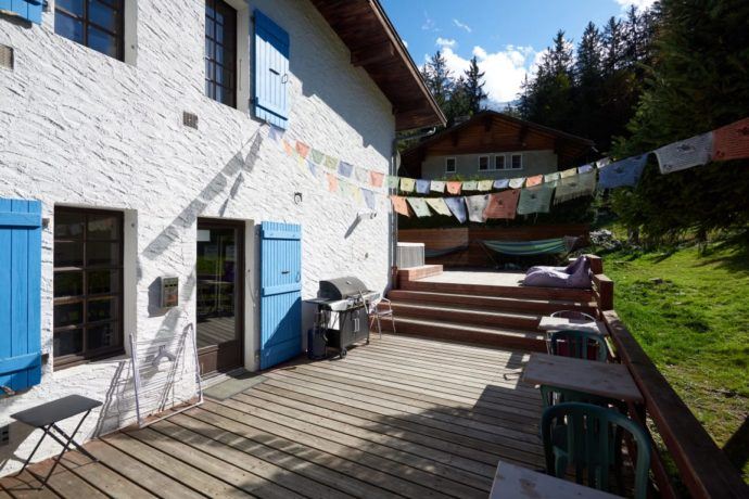 10 BEST Hostels In Chamonix 2024 Insider Guide   Overall Best Hostel In Chamonix Chamonix Lodge 690x460 