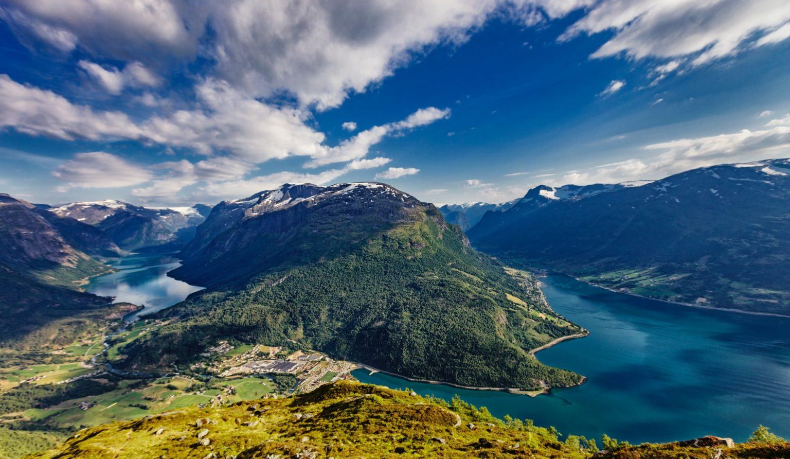 3 THRILLING Roads Trips in Norway (2024 Guide)