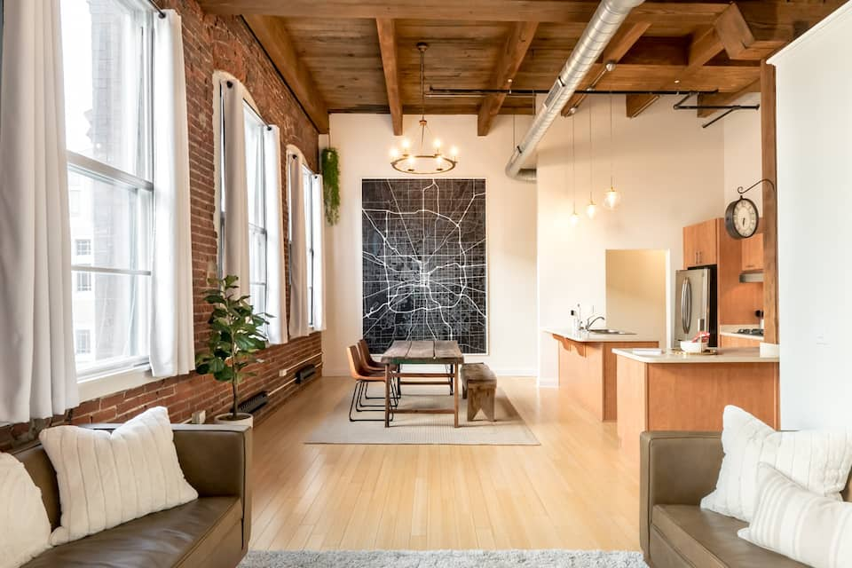 15 STUNNING Airbnbs In Indianapolis [2022 Edition]