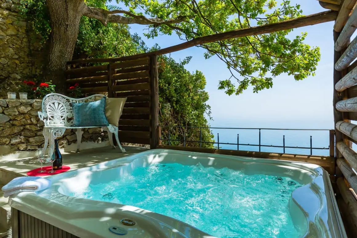 15 Airbnbs in Amalfi Coast [2023 Edition]