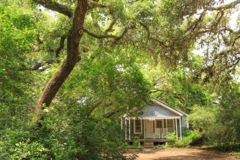 10 STUNNING Bed And Breakfasts In Texas [2024 Edition]