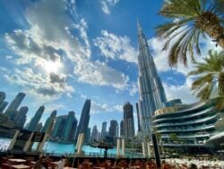 Backpacking Dubai - The ULTIMATE Dubai Travel Guide (2024)