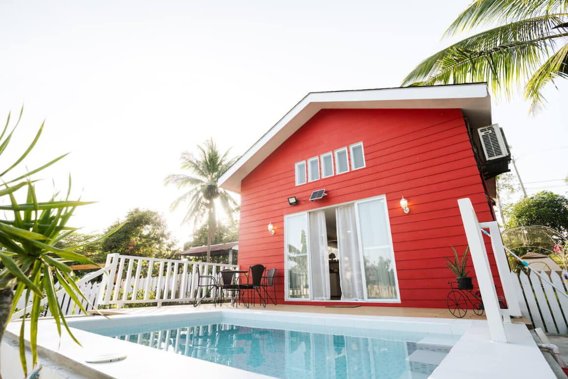 The Red Cabin with Swimming Pool in Tagaytay