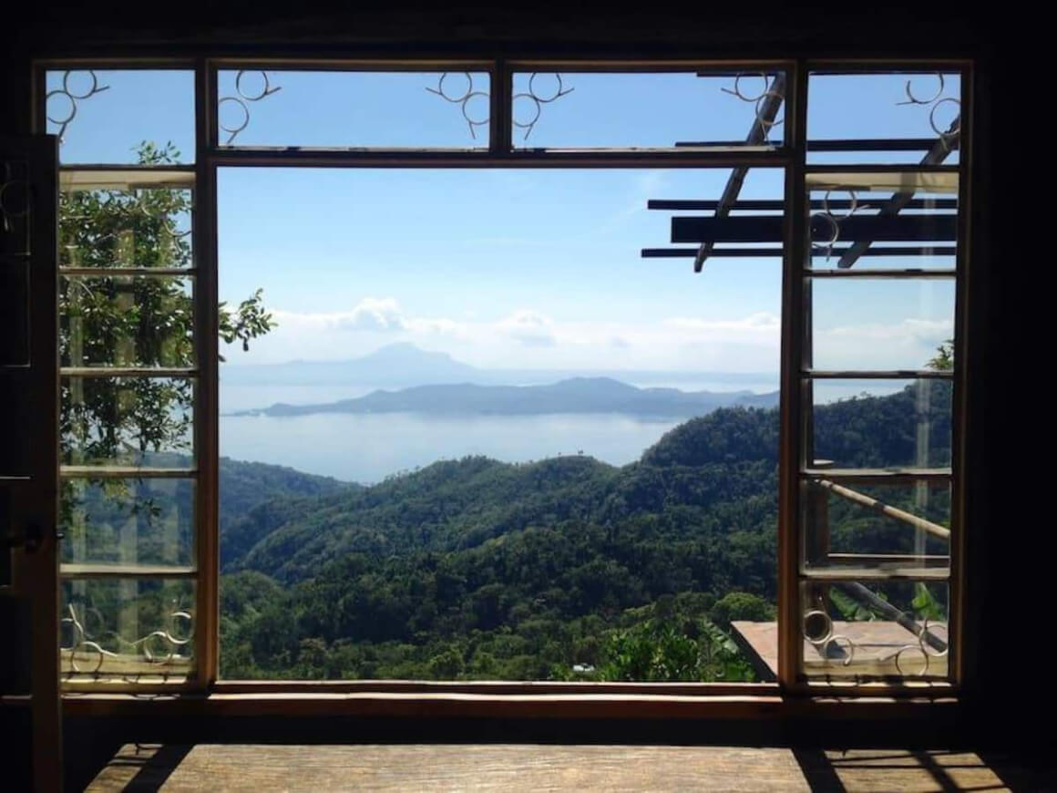 Rustic Luxurious Chalet With Lake Views in Tagaytay