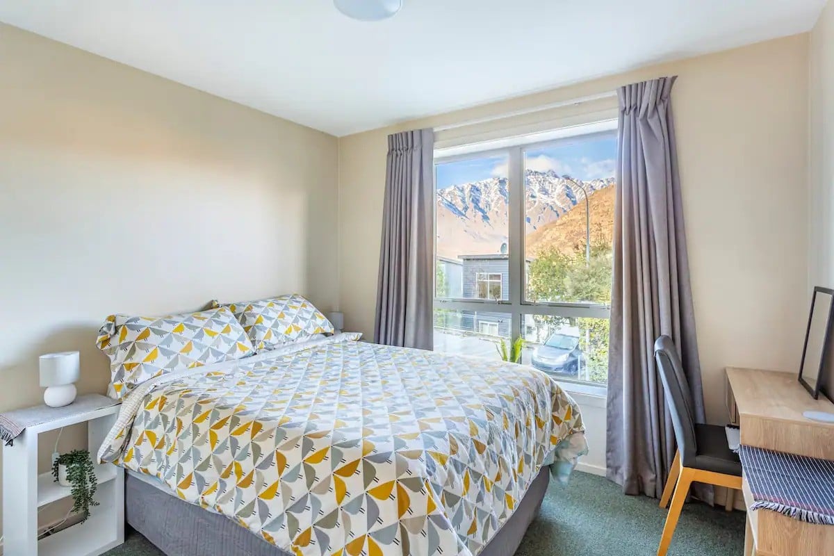 Remarkable Mountain View Room Queenstown New Zealand