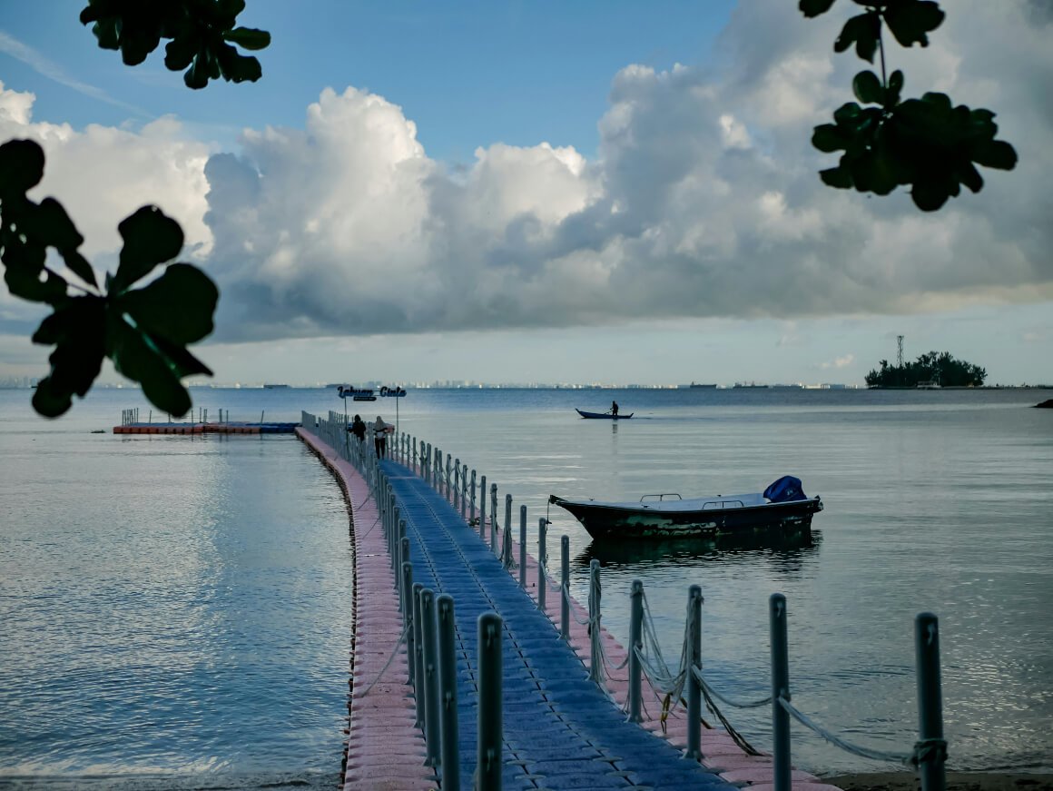 Nongsa Nuvasa Bay boat view