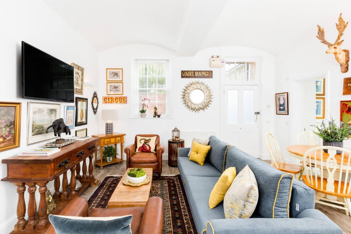 Charming Vaulted Apartment in Gloucester