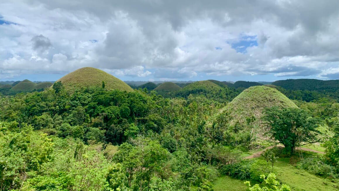 chocolate hills in bohol, philippines