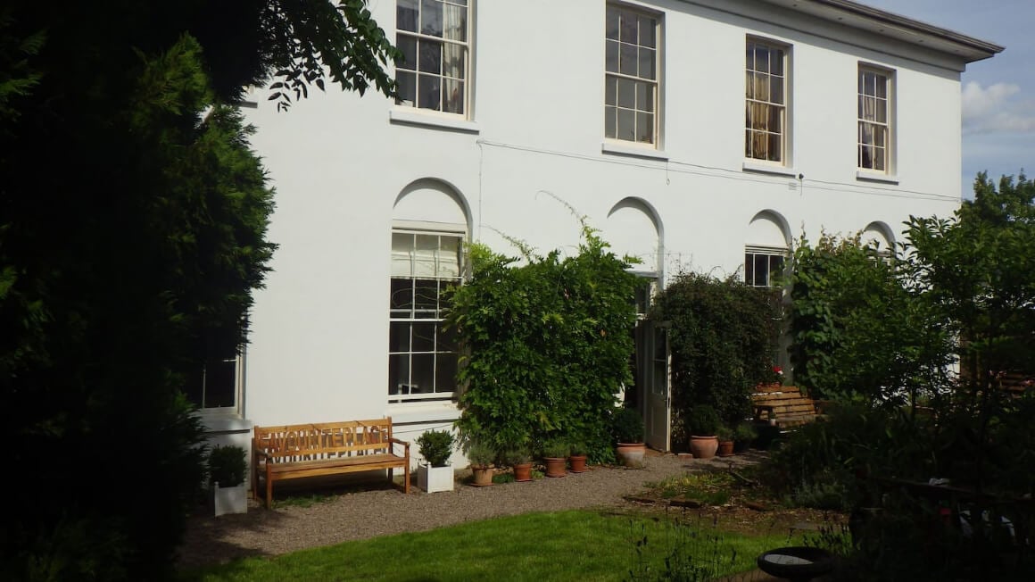 Luxury garden flat in listed building in Worcester