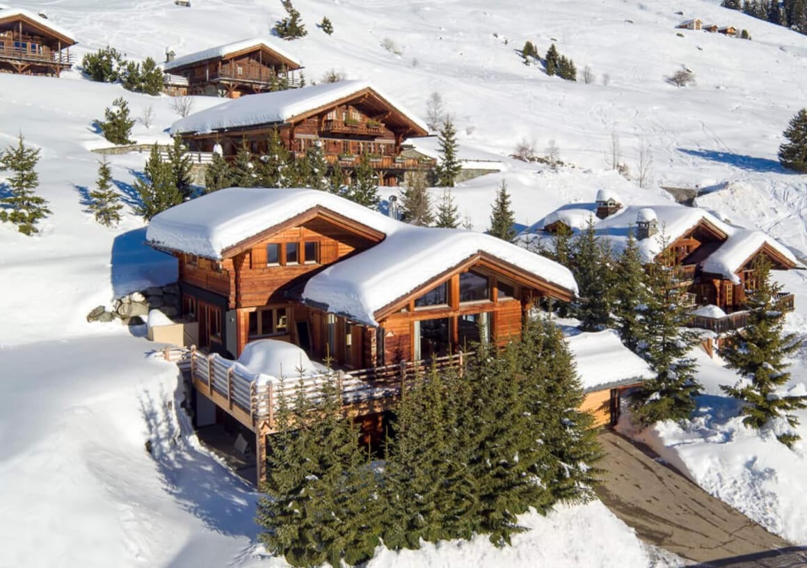 5-Bed Luxury Cabin with Ski Room and Sauna, Verbier, Switzerland