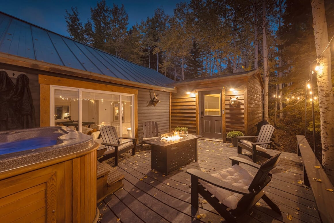 Modern 2-Bed Cabin with Hot Tub, Brighton Ski Resort