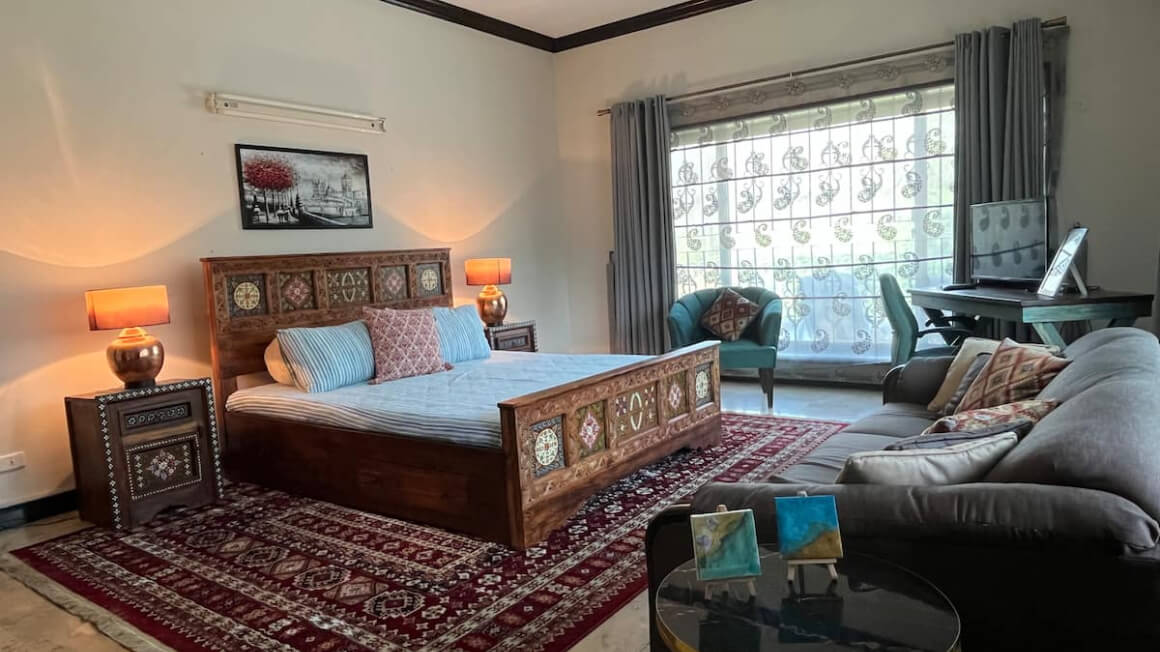 F 6/1 - One King Bed Room - Up To 2 Guests in Islamabad