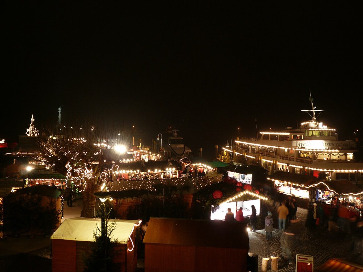 konstanz christmas market along the lake lit up at night