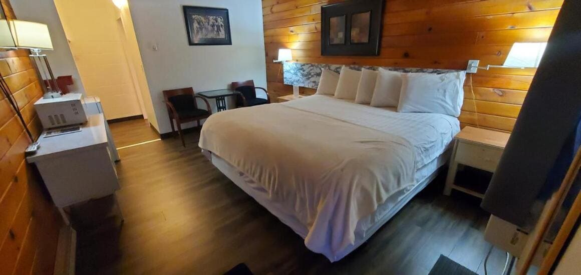 Pines Motel Revelstoke