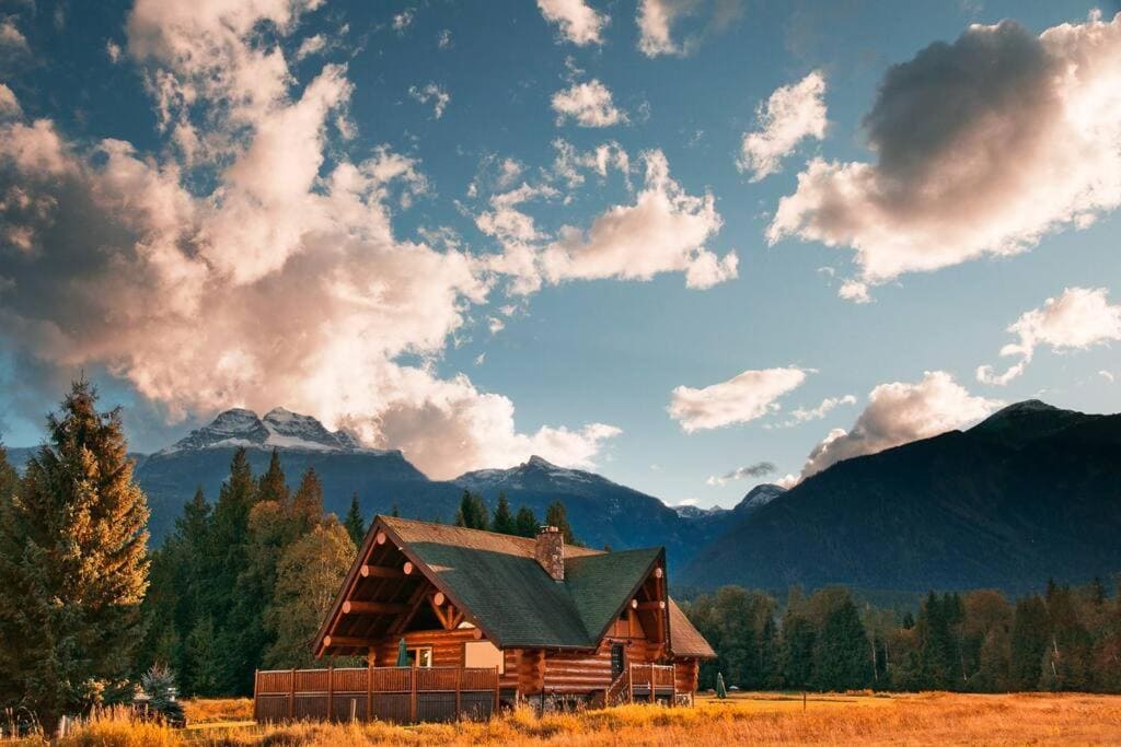 Revelstoke House Luxury Log House