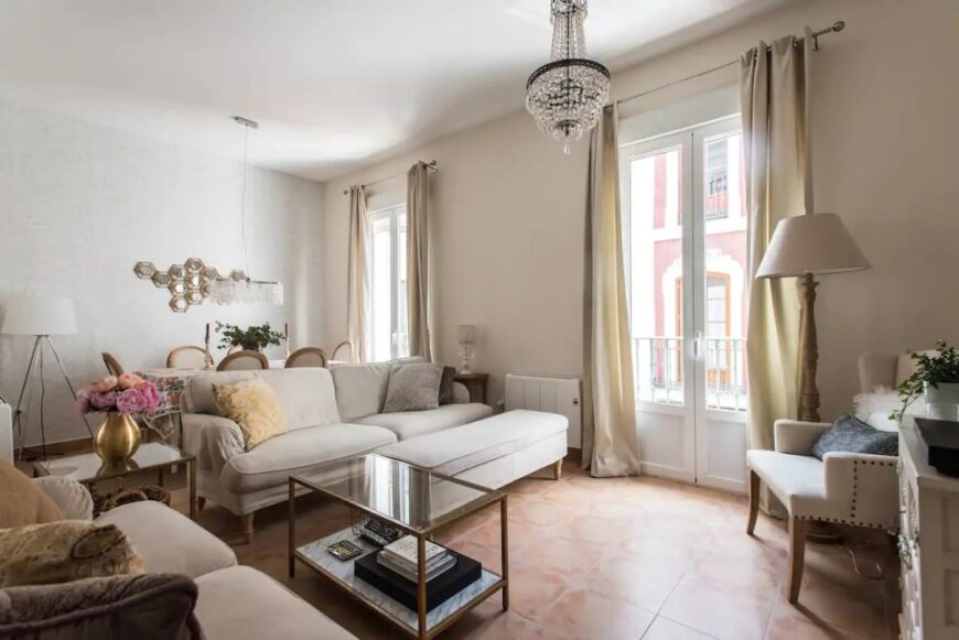 15 STUNNING Airbnbs in Sevilla [2023 Edition]