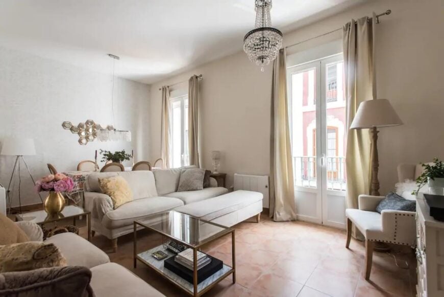 15 STUNNING Airbnbs In Sevilla [2023 Edition]