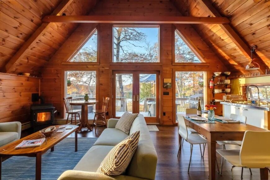 15 INCREDIBLE Airbnbs in Maine [2024 Edition]