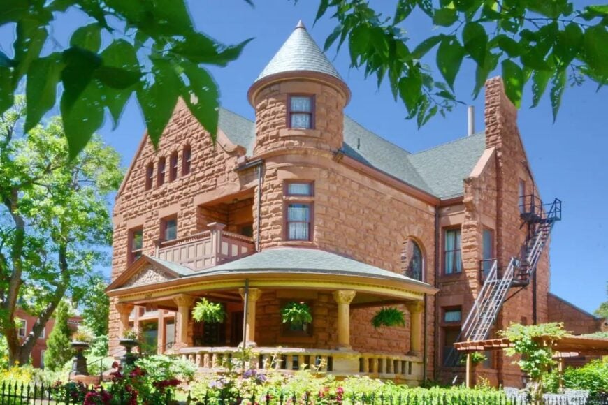 10 STUNNING Bed And Breakfasts In Colorado [2024 Edition]