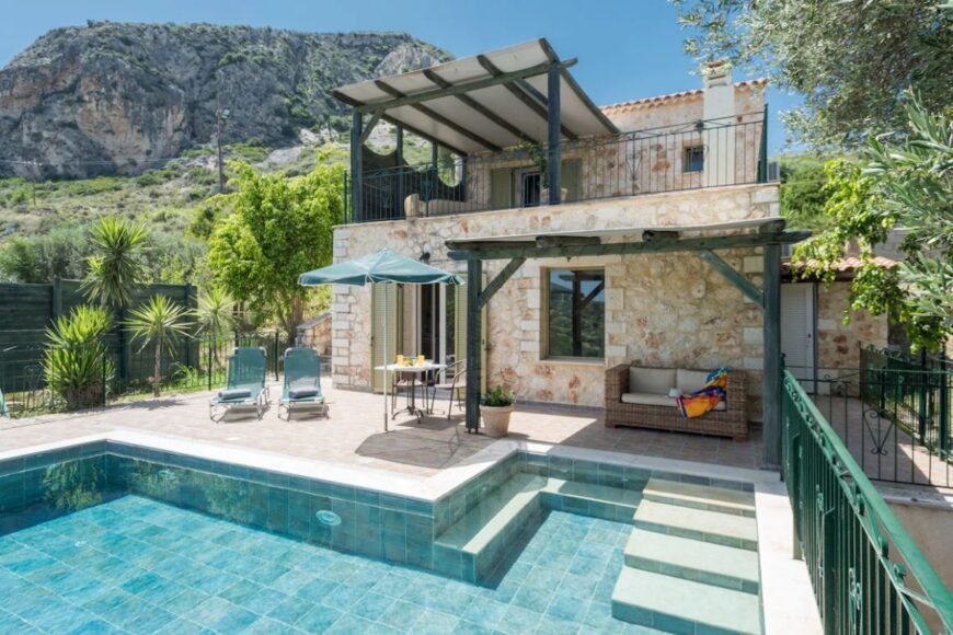 15 STUNNING Airbnbs In Greece [2023 Edition]