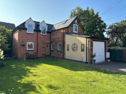 Beautiful Coach House in Gloucester